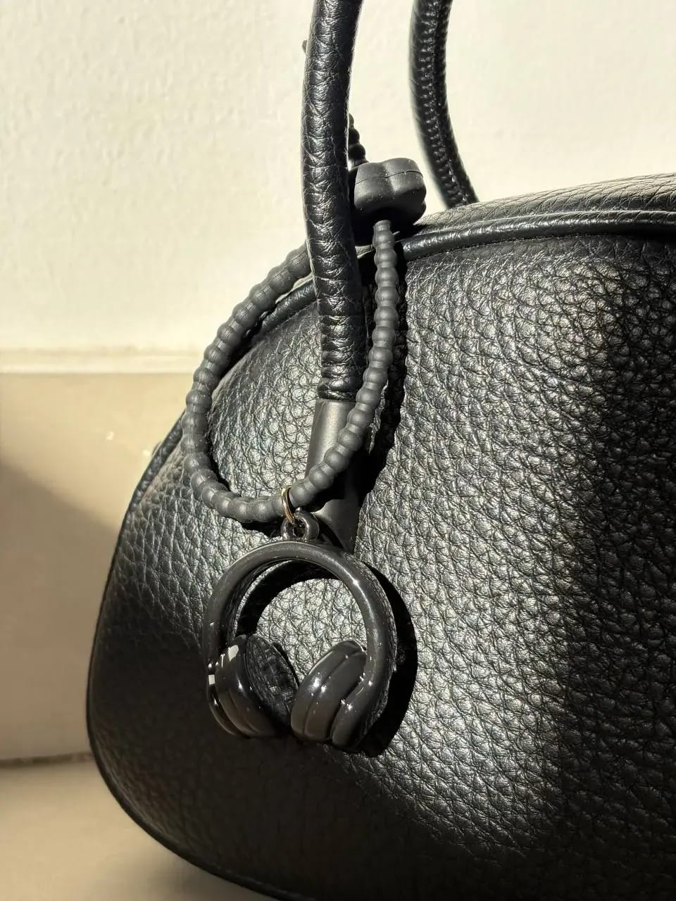 Black Headphone Bag Charm — Key, Bag & Phone Chains